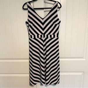 Like New Ann Taylor Black White Striped Dress size 8